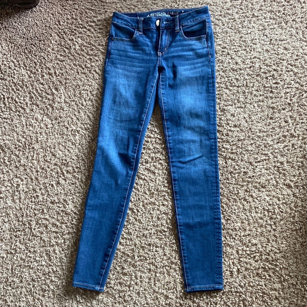 AMERICAN EAGLE dark wash jeans